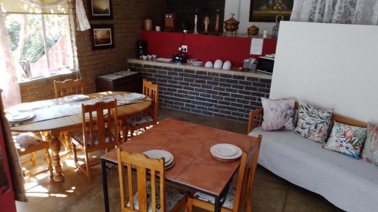 Larochelle Guesthouse 키트만슙 외부 사진