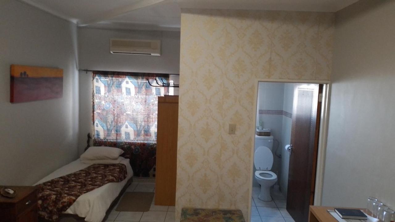 Larochelle Guesthouse 키트만슙 객실 사진