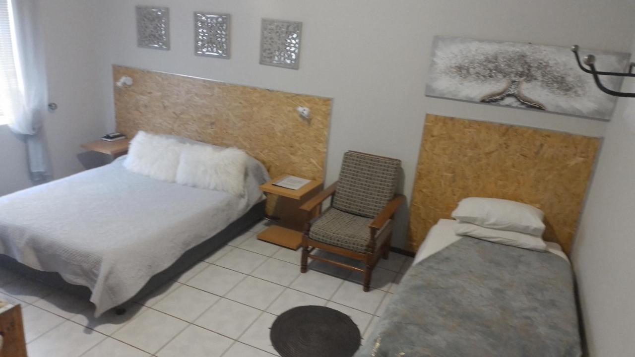 Larochelle Guesthouse 키트만슙 객실 사진